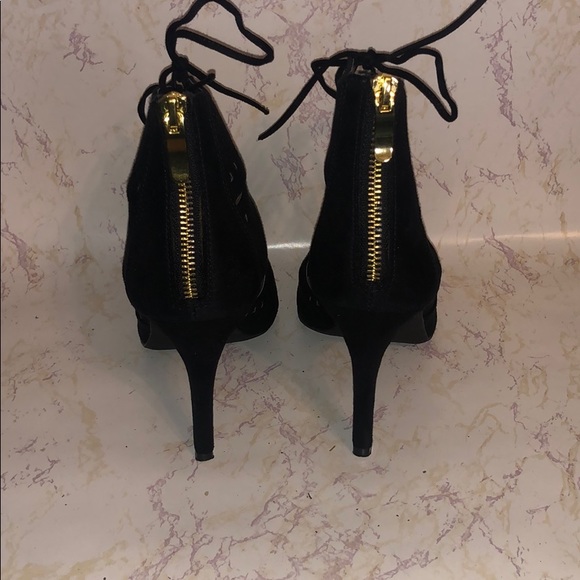 Black pumps - Picture 3 of 4